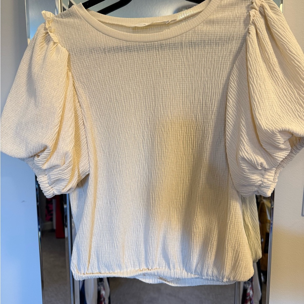 Astr Cream Textured Puff Sleeve Blouse